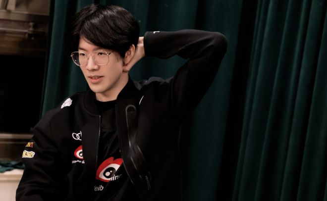 与此同时 与此同时